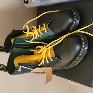 New Doc Martens 1460 Contrast Smooth Leather Lace Up Boots size 43EU US Woman 11